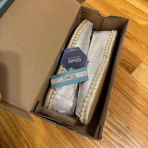 NWT TOMS Alpargata Shoes